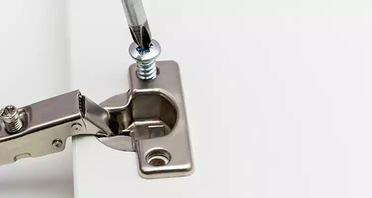 Screen Door Hinge Repair in Vallejo, CA